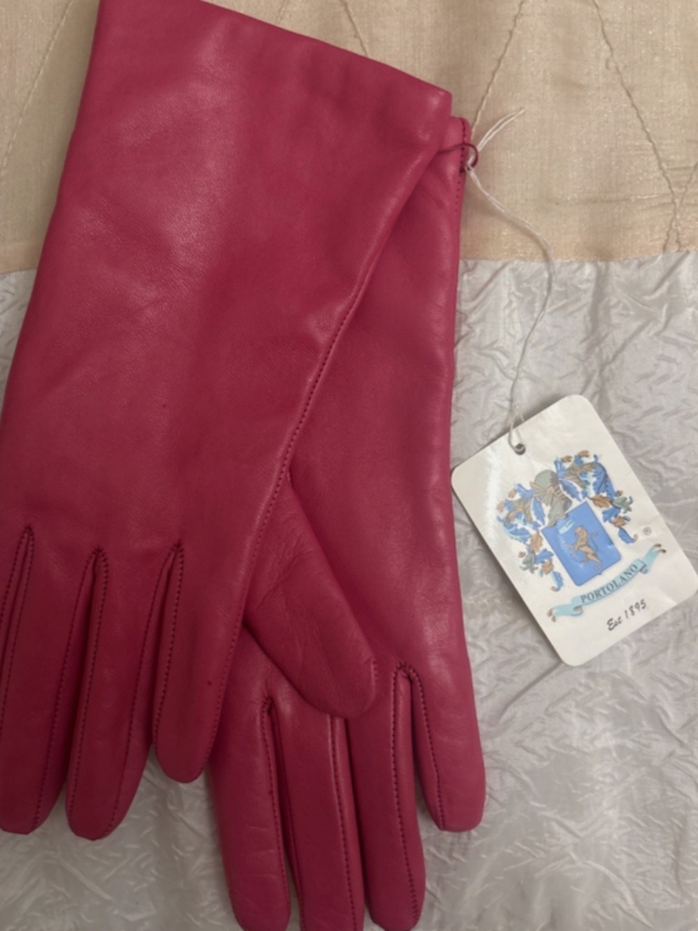 NWT Portolano cashmere lined leather gloves